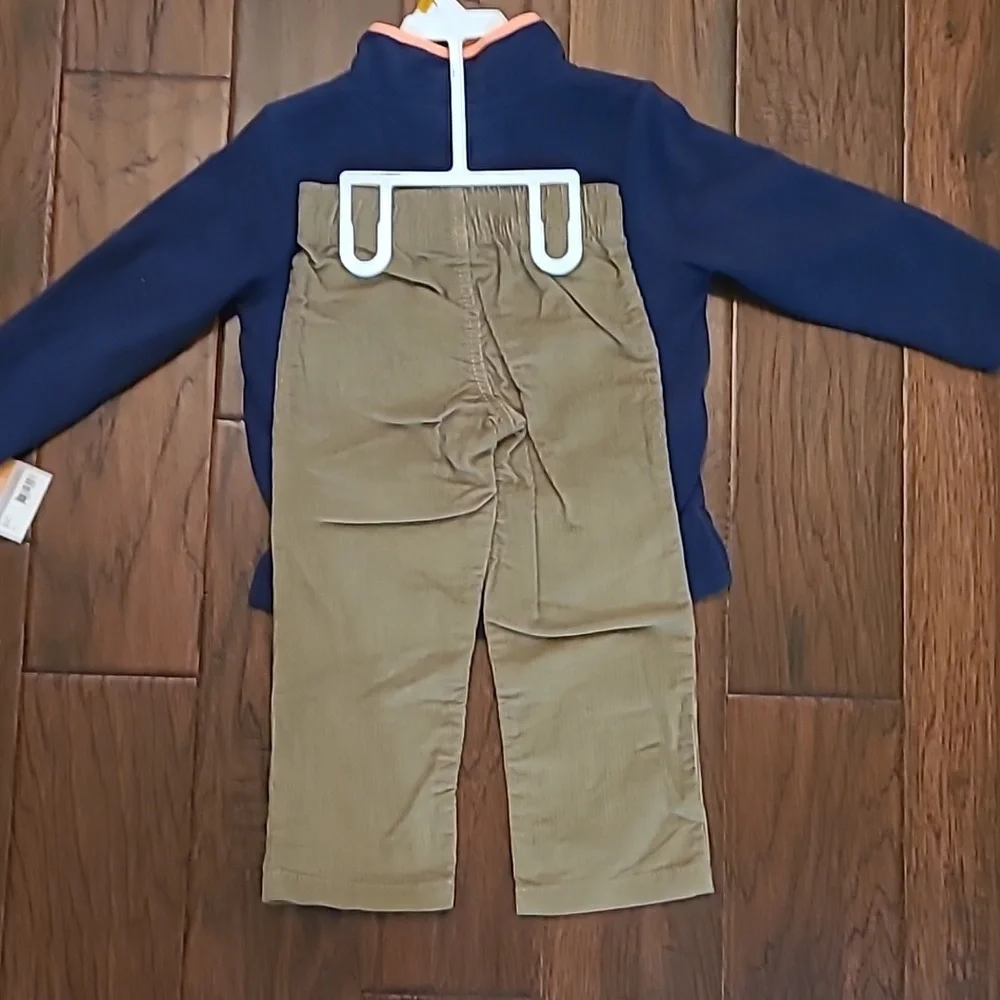 NWT Carter's 2 piece outfit size 3T
